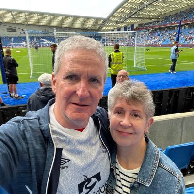 Husband, father (Nicola 40,Michael 37) Grandad to Ellie Rose and Poppy Grace.Watching Luton 56 years. Golf nut(12HC)love eating out, good wine and the odd G+T