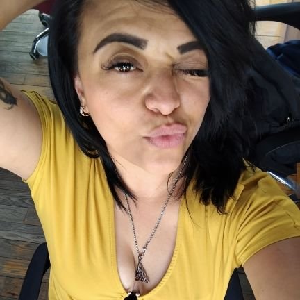 Rara, Capricorniana, Amante de la vida y de los tatuajes, agradecida con dios por todo lo que me da ❤
