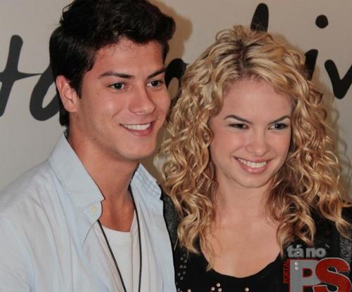 FC  criado no dia 14/07/11 dedicado para os Rebeldes Brasileiros. Oficializado por @aleloyola. Madrinha @Rebeldeworldwid