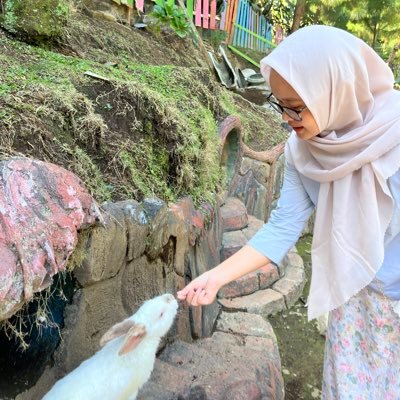 fakhranayze's profile picture. Be kind.