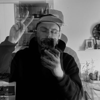 coffin_nails_'s profile picture. Iced coffee w/ a flat lid.   🥀