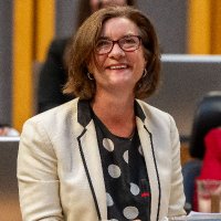 Eluned Morgan (@prifweinidog) 's Twitter Profile