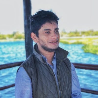 Ambientalista desde niño, luchador por los derechos de la Fauna Silvestre y por la conservación de sus ambientes naturales.