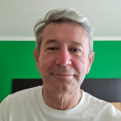 Java Developer,
fanoušek kosmonautiky,
příznivec EU,
investor amatér,
Česko na předním místě v pomoci Ukrajinské republice proti ruským okupantům.