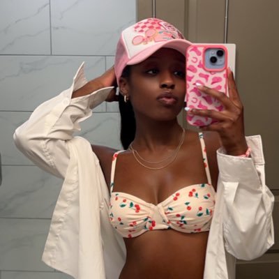 Queeeeen_G's profile picture. i know i’m delicious, but pls