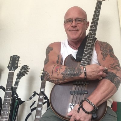 Ric0Neill's profile picture. O.G.: Outta Gas. Anti-Communist, Irish Cockney🇮🇪🇬🇧. Semper Fi 85/89.🇺🇸. Man without a country. Musician. Brain injured geriatric skateboarder.🦍🛹