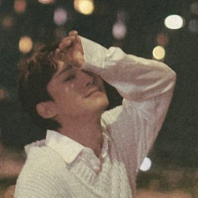 ureyessarr's profile picture. 