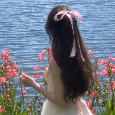 LeeA_aaron803's profile picture. Beauty starts the moment you start being yourself✌️🫰😍