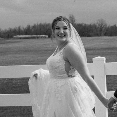 mmadyysonn's profile picture. • OU Alumna ❤️ • R.T.(R)(CT) 🏥☢️ • “People are illogical, unreasonable, and self-centered; love them anyway.” 🌼 •