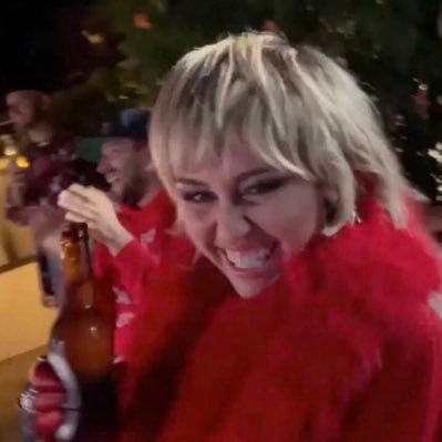 velvetandviice's profile picture. balkan baddie 🏳️‍🌈 🇦🇱 🇧🇦