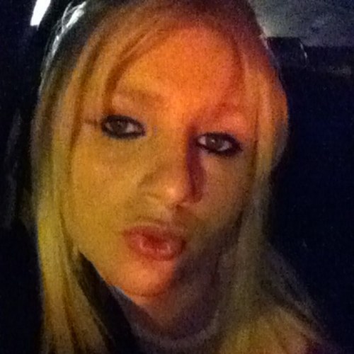 ChrissyBk_18's profile picture. yessss baby life is good no more perry rg in my life!!!!