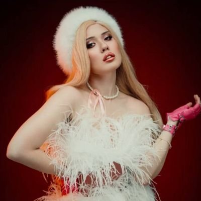 🩷💜💙//дочка журавля и шаста, твиттерская легенда и просто красавица//на этом аккаунте любят кис-кис, медиум кволити и кликклак//мать #жалдятлов //🩷💜💙