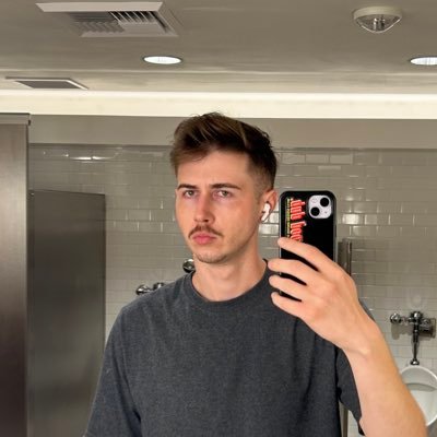 merrilldubs's profile picture. merrill