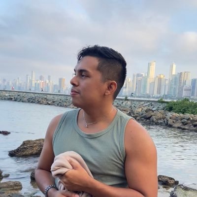 saabza's profile picture. 💀