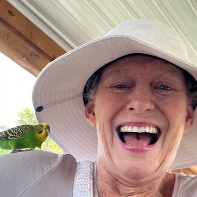 TRACKINGUJACOB's profile picture. 