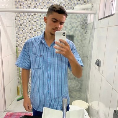 Aproveita q ta aqui e ja me segue no insta
@pedro_henriq188