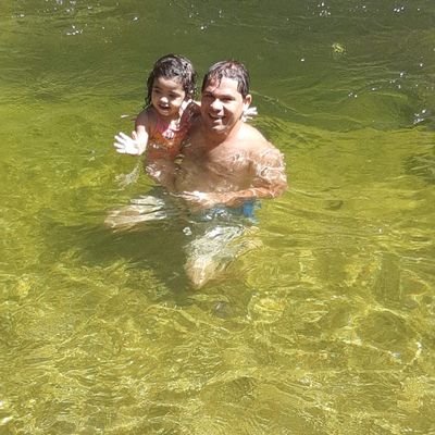 a vida é feita de escolhas, existem 2 caminhos, estreito ou largo.