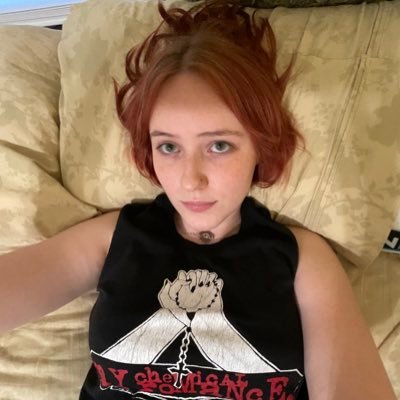 carlisbriggs's profile picture. #1 fantastic (demo) defender🫡 she/her |-/