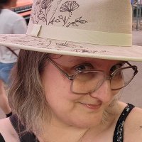 Stephanie 💜🖤🤍💚 (@steph_philbrook) 's Twitter Profile