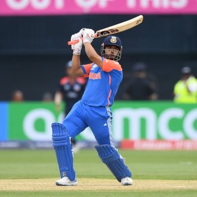 Die hard fan for Indias biggest star #RebelGod #Prabhas Tweeting about filmz, cricket |#Rishabhpant|
|#Harrybrook| |#Glennmaxwell| |#Benstokes|