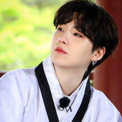 FrannyWriter's profile picture. Writer. BTS FAN. Yoongi lover, Jimin bias wrecker. OT7.  Yoonmin