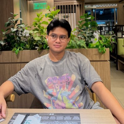 listertianchon's profile picture. Optimist | Night Owl | 28 | Sagittarius ♐️ 🌈 IG: neiltianchon 15:51