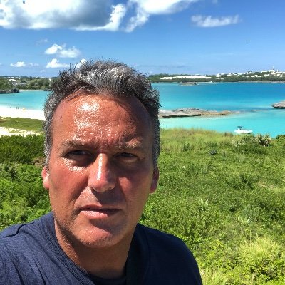 Darrell Robinson, I'm a Lawyer in Manchester, married and have 3 children. I love travel, food, movies, walks on the beach, sunsets, life and friends