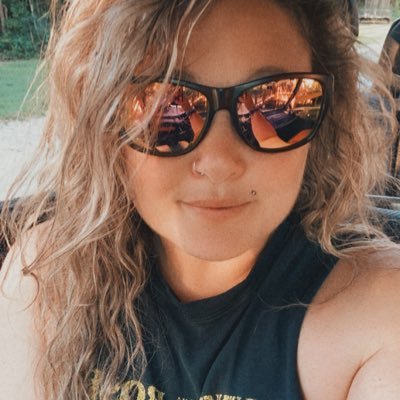 RonniBennett2's profile picture. Wife. boy mama. nature lover. artist. 🌿