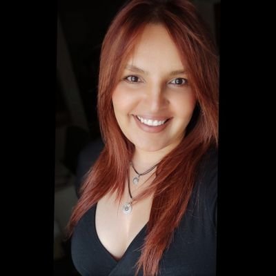 patriciapina15's profile picture. Licenciada en Letras, profesora y curiosa empedernida. Mis herramientas favoritas: un bolígrafo rojo y una taza de café. 😉
