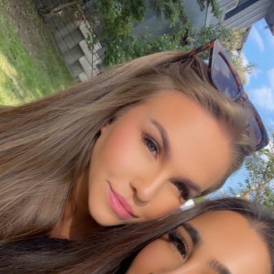 b654389's profile picture. I promise if you keep searching for everything beautiful in this world, eventually you will become it.