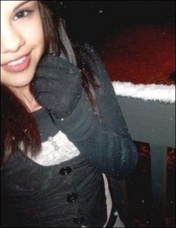 lena_sellyfaux's profile picture. waiting for prince charming. i believe in fairytales haha