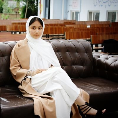 SaharNikzad100's profile picture. Hope won't end...