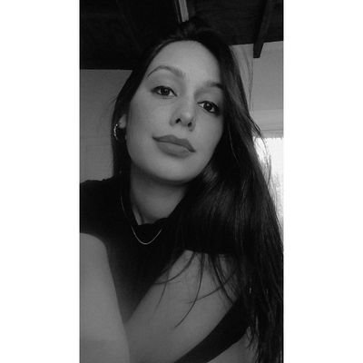 Si yo miro el fondo de tus ojos tiernos se me borra el mundo con todo su infierno 🎵