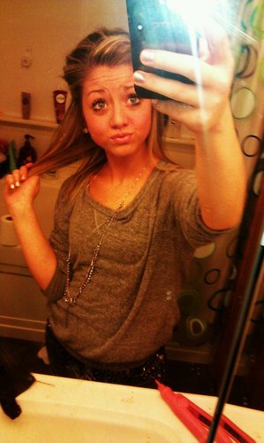 Imm Jaylaa(:
FALLOOWW MEE (: