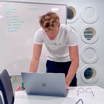 Mobile Software Engineer with over +5 years of experience, passionate about solving real problems and creating amazing products.