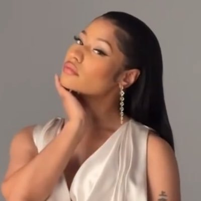 LaNicklack's profile picture. . Doja once followed lol