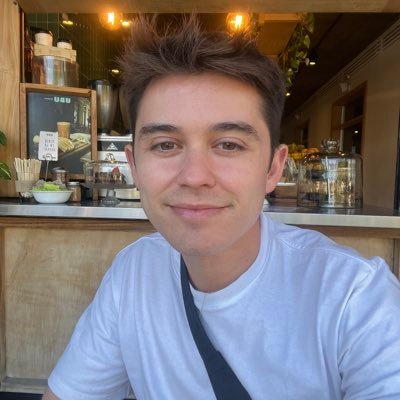 eddielouisc's profile picture. runner, gay, copywriter