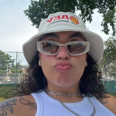 kushikiimi's profile picture. I don’t be tweeting. but I be on here, and?