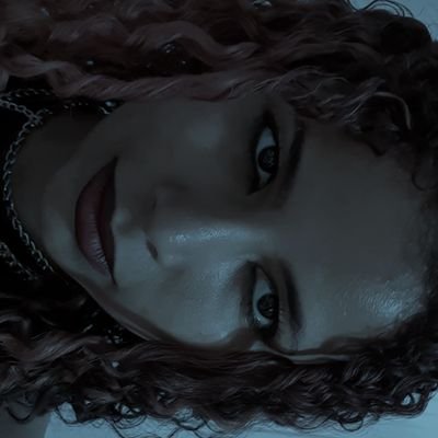 ❝α ғιlнα de Hαdeѕ é вoɴιтα мαѕ cαrreɢα υмα αlмα αтorмeɴтαdα, υм corαçα̃o ғerιdo e υмα мeɴтe ғrάɢιl.❞