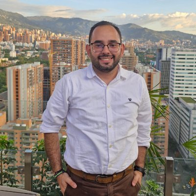Papá de Isaac y Gabriela.
Comunicador Social - Periodista de la UPB.
Profesional de Comunicaciones en Camacol Antioquia.
Opiniones Personales.