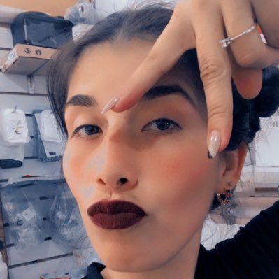 indiramarines's profile picture. Pase lo que pase, sólo tienes dos opciones: que sea un buen recuerdo o que sea una buena lección.!