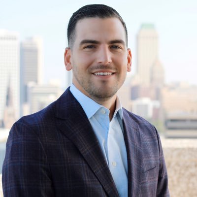 COO & General Counsel of @oaktreestaffing → pwil@oaktreestaffing.com
Lawyer.
Husband.
Father of 2.