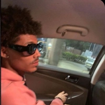 indanameof23's profile picture. LLV23🕊️🖤|| ig: 12blockmlk|| 🇸🇳x🇺🇸