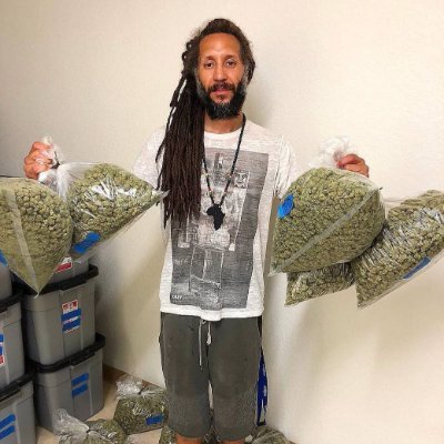 We are a licensed industrial hemp farm specializing in the highest quality CBD and THC genetics flowers and extracts. 🖤💛❤