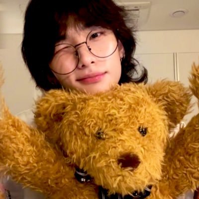 #1 question enthusiast | multi | skz ult | any pronouns | fan acc