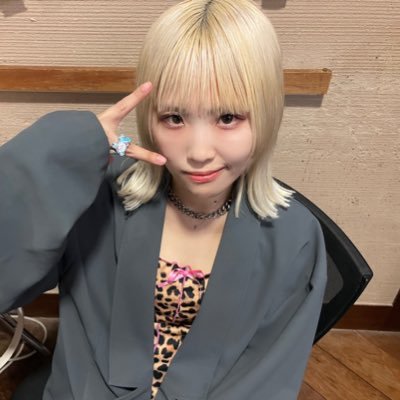音楽、コナン大好き!ヤバT!BREAKERZ!ナナヲアカリ!10-FEET! 推しアイドル(主な推しメン)→ambitious(LISA、REMIKA)!限りなく白く(こはてん、ななこ)!MOUWAY(みう)!アイスク(かんな)!歌い手は柘榴!@andWHITE_reona←宮田の1番になりたい