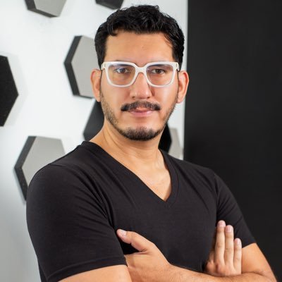 Transformación Digital / Mkt Digital / Social Media / eCommerce / Manejo de Crisis Empresarial / LinkedIn Creator / Podcaster