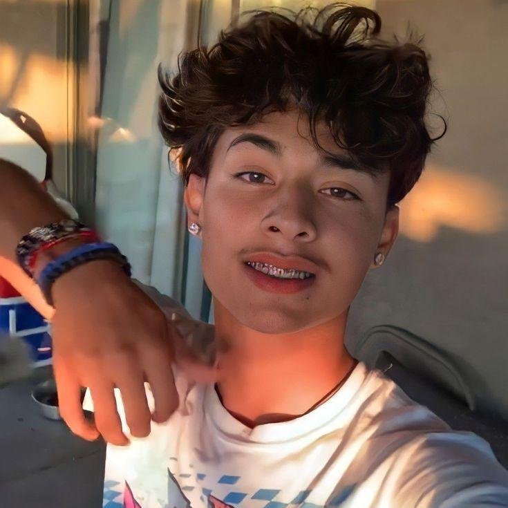 commonsf36549's profile picture. Rather than being the universe to each other, it is better to be in the world on your own