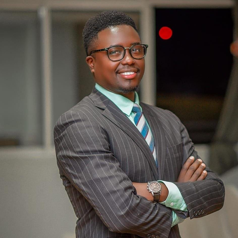 pulitzerg20988's profile picture. In the past, the person in front of you was your sweetheart. From now on, my sweetheart will be my pillow partner.