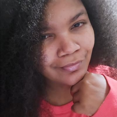 Writer, Educator, Chapbook Editor @SundressPub
Author of A Family Thing (@EmergeJournal), red line (@gardenpartylit), & CHARM(ed) (@fifthwheelpress)